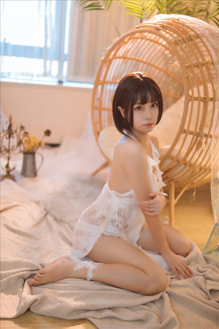 禁欲纯欲魅魔@三無人型 日落[32P-108.7M]