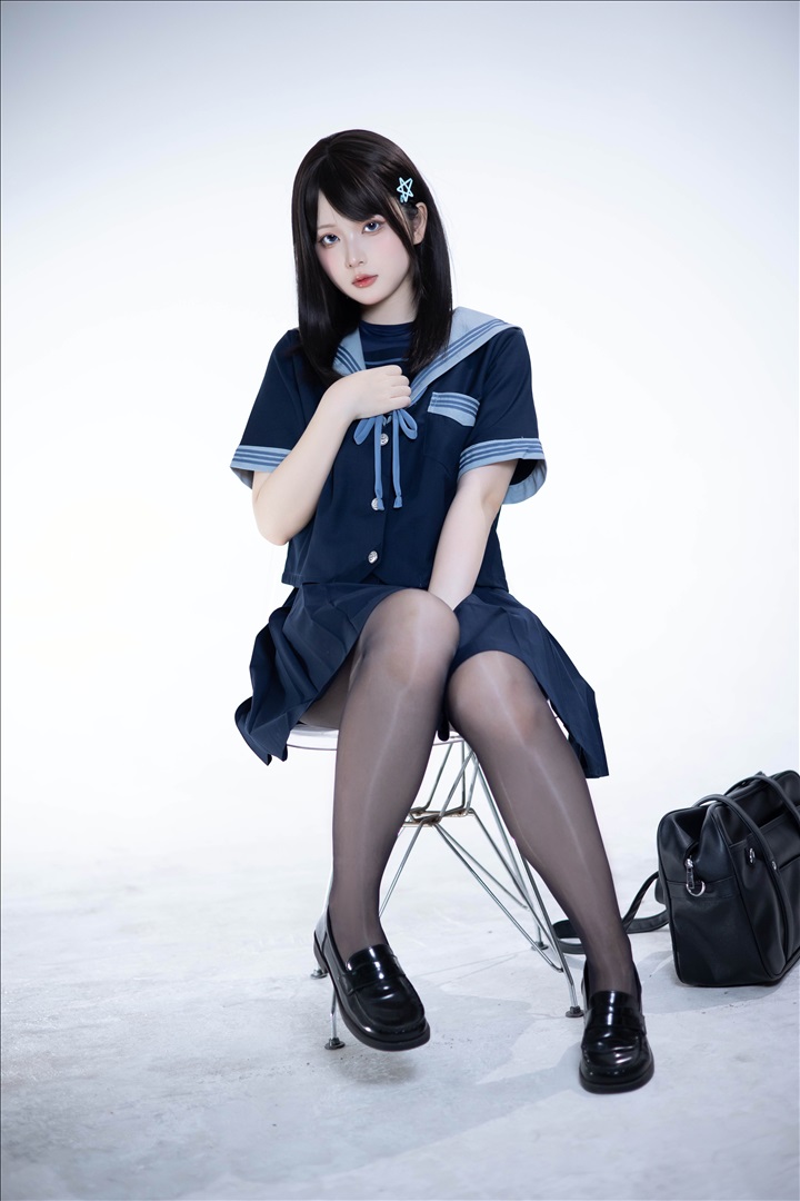 纯欲魅魔@屿鱼 蔚蓝档案 竞泳 [28P-108MB]