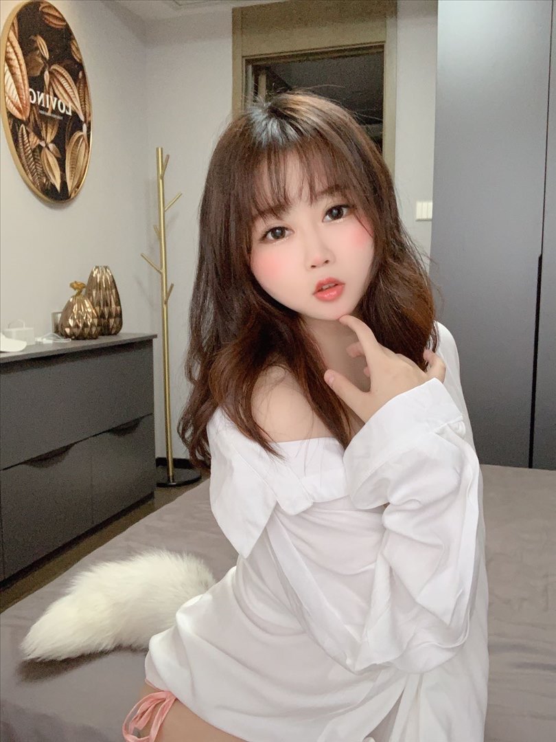 又纯又欲水润@是依酱吖 尾巴 [24P-3MB]