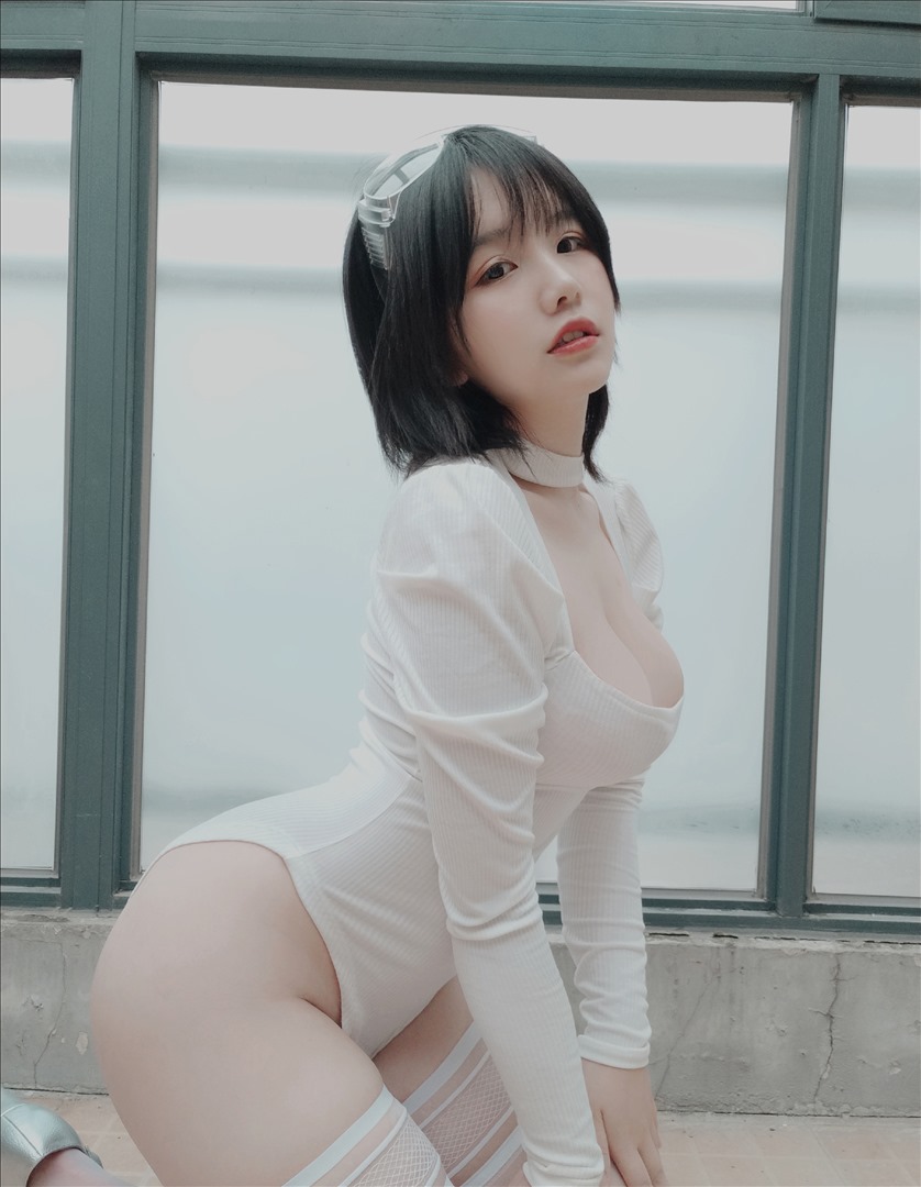 肉欲微甜软媚@阿半今天很开心 白色肉感 [9P-30MB]