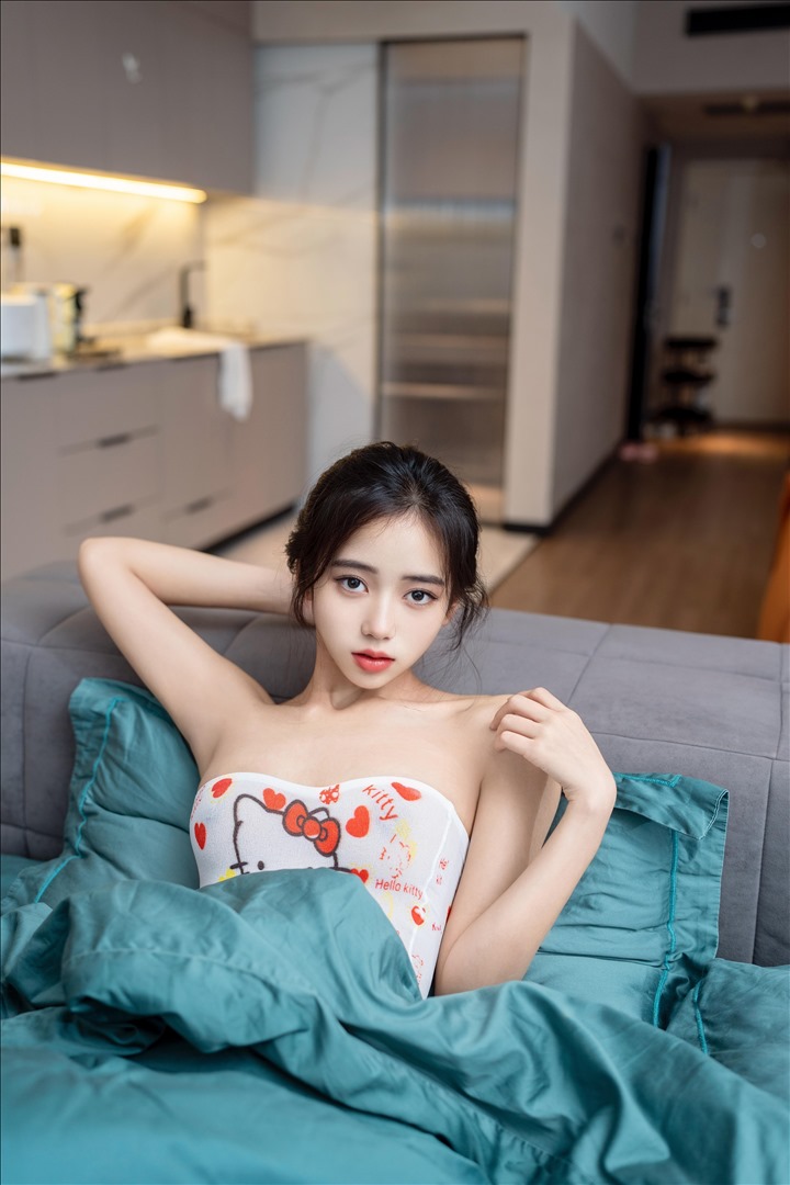 九头身@时安安 新人首秀 白丝童真装[115P-778.8M]