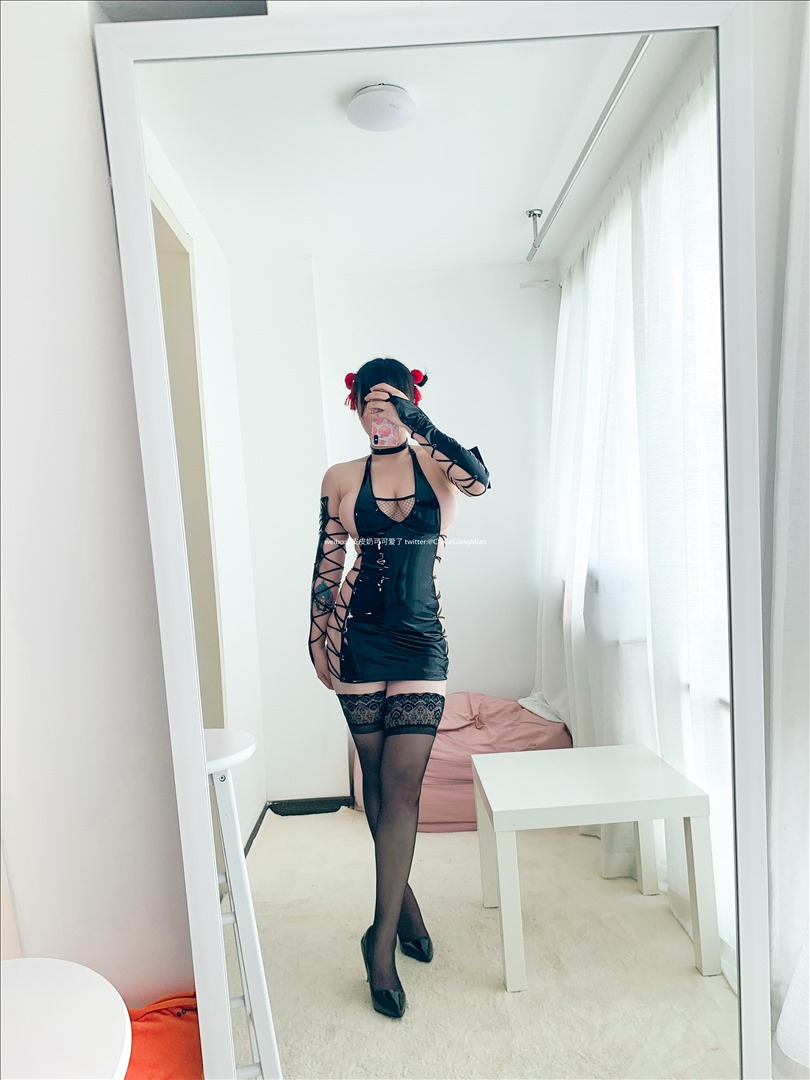 肉感甜心@皮皮奶可可爱了啦 忍者皮外套 [45P-175MB]