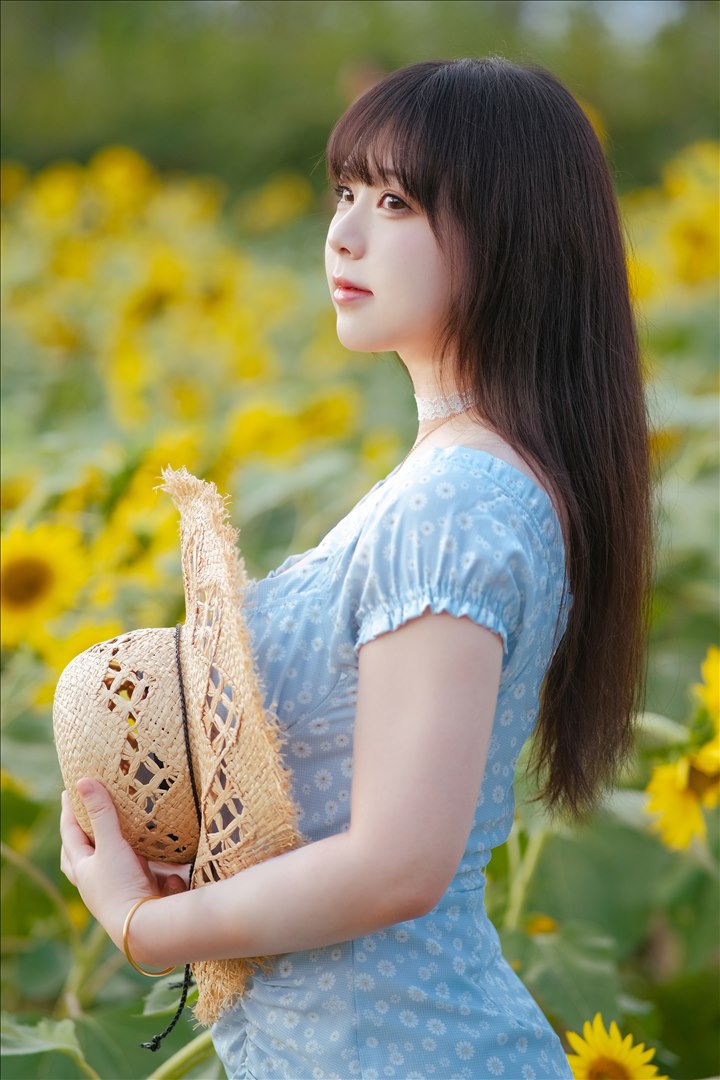 肉感甜心@皮皮奶可可爱了啦 彼女向日葵[35P-251.6M]