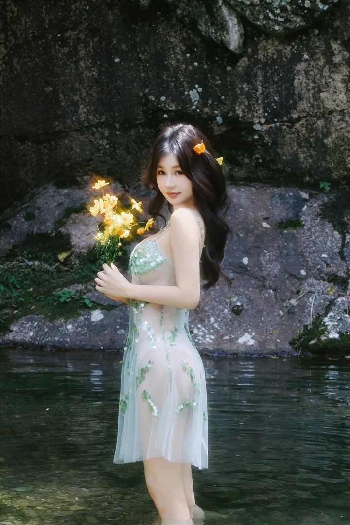 蚀骨销魂@尹甜甜内购无水印 户外小溪[73P-419.4M]