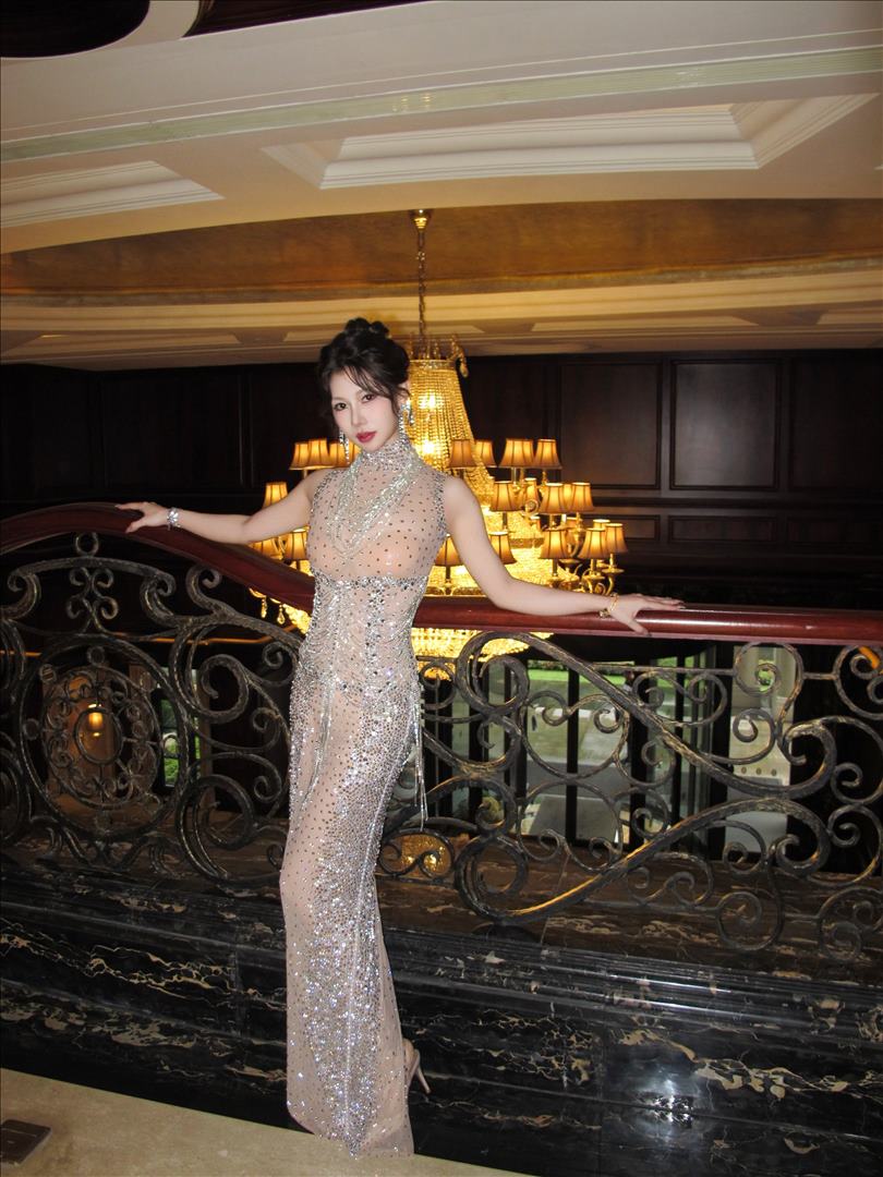 蚀骨销魂@尹甜甜内购无水印 闪闪礼服[107P-272.8M]