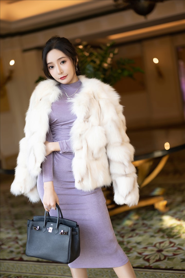 魅惑慵懒风情@王馨瑶Yanni 内购无水印 皮草紫色裙子[92P+1V／1.02GB]