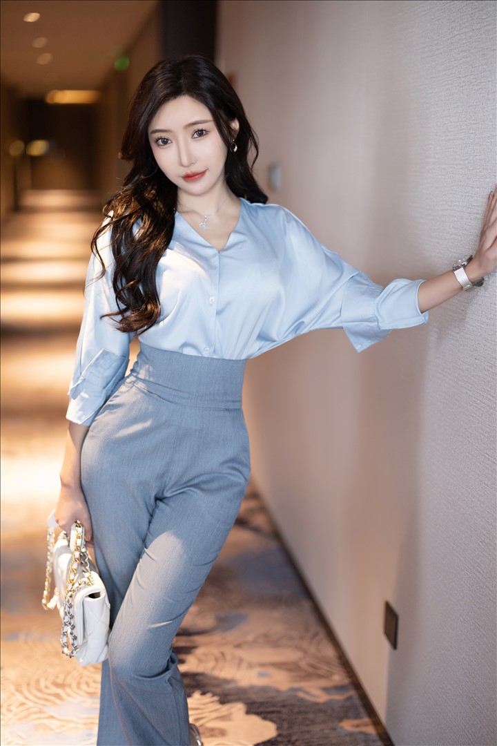 魅惑慵懒风情@王馨瑶Yanni 灰蓝色西裤配丝绸上衣[97P／366MB]