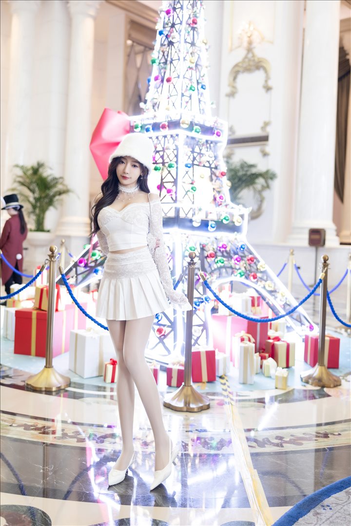 魅惑慵懒风情@王馨瑶Yanni 内购无水印 红色情趣[105P-617.5M]