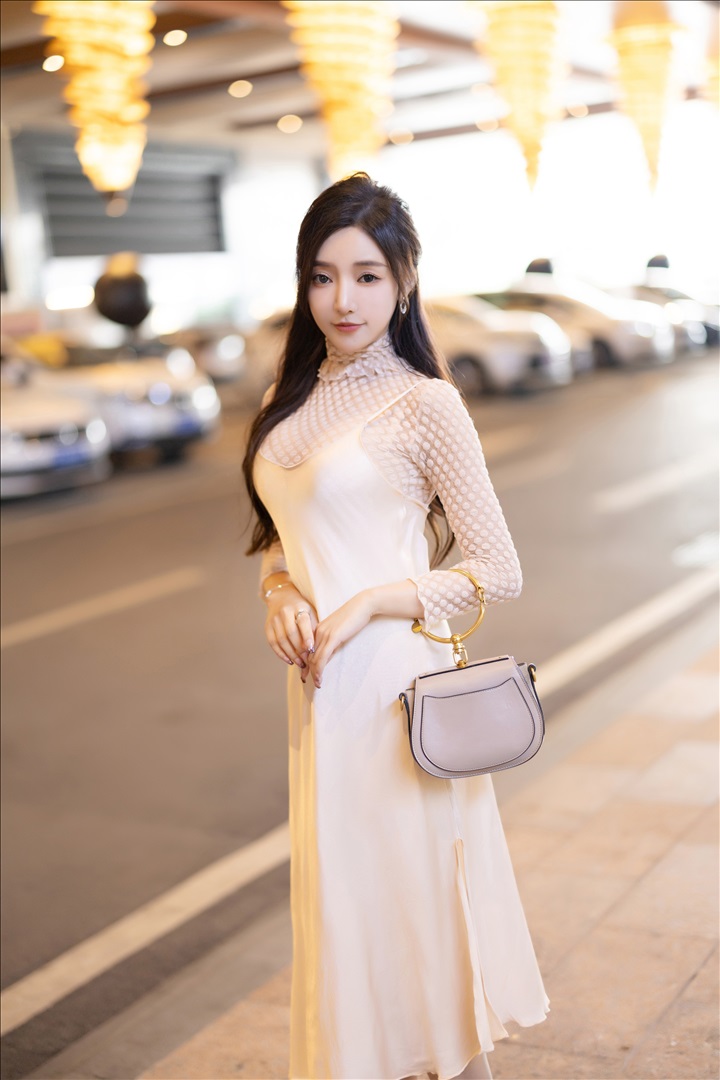 魅惑慵懒风情@王馨瑶Yanni 内购无水印 白色丝袜[121P-754.7M]