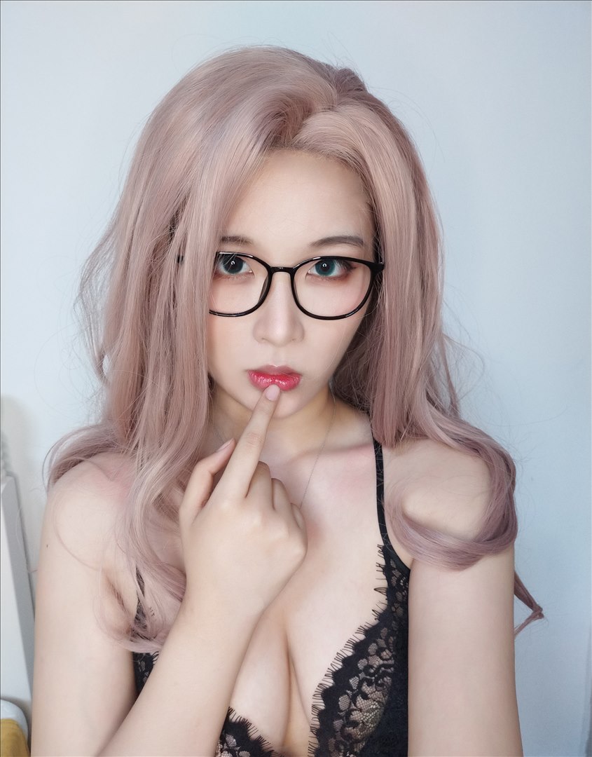 轩萧学姐 犬系小姐姐 [15P3V-270MB]