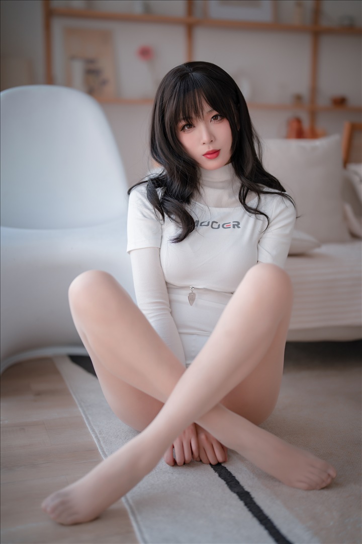 轩萧学姐 蓝色睡衣 [28P-149MB]