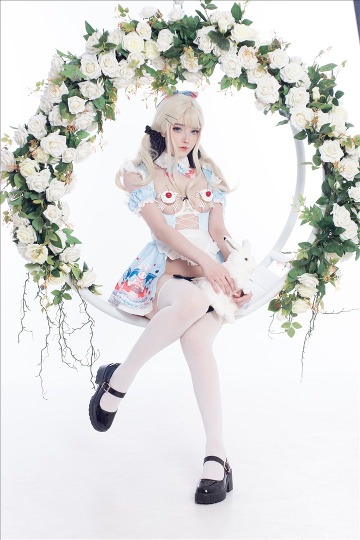 Candy Ball Alice in Easterland [58P-208MB]
