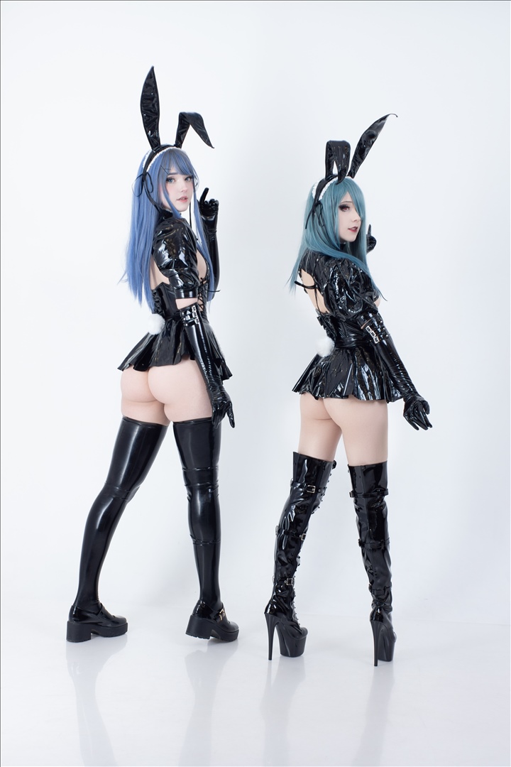 Candy Ball Latex Bunny Twins [57P10V-713MB]